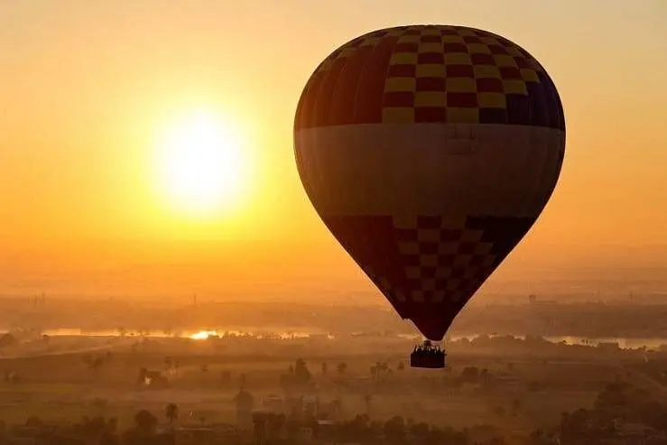 2-Day Luxor Tour with Hot Air Balloon Ride from Marsa Alam